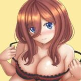 FIGURINHAS E PUTARIA 18